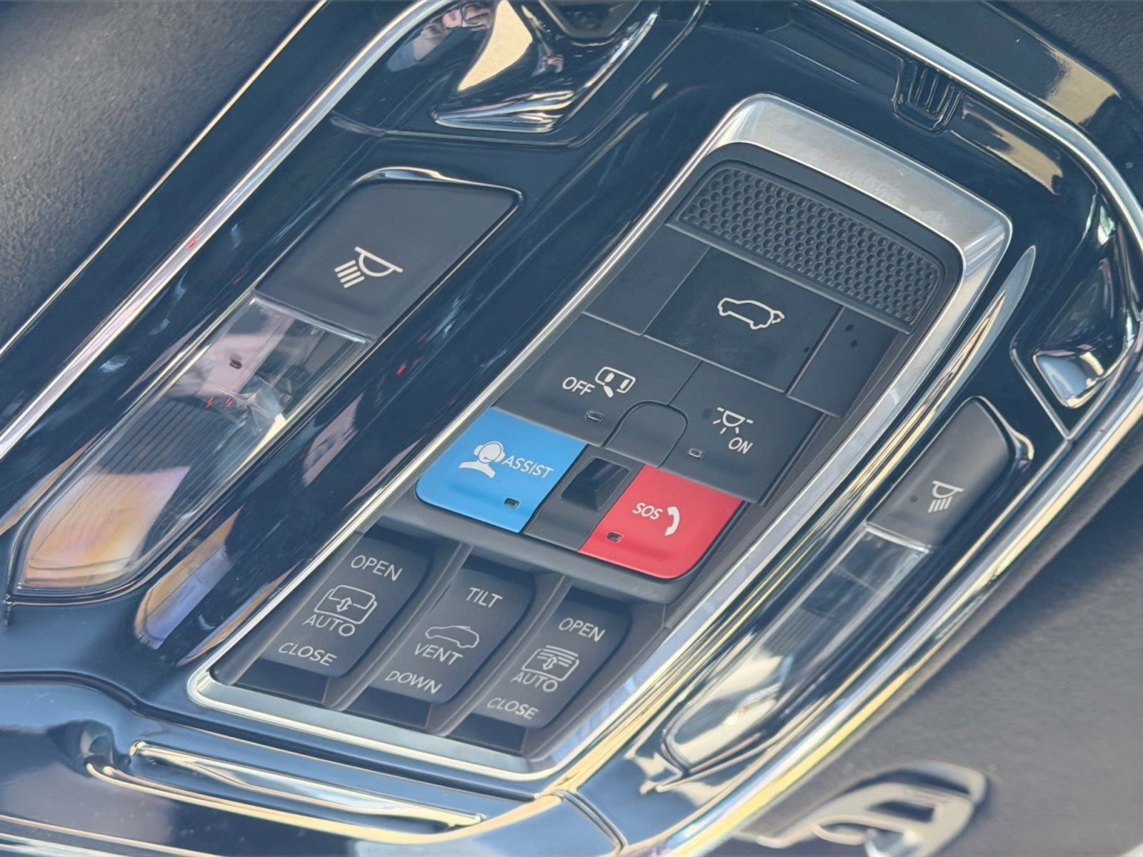 2025 Diamond Black Crystal Pearlcoat Jeep Grand Wagoneer L Series III 4X4 SUV