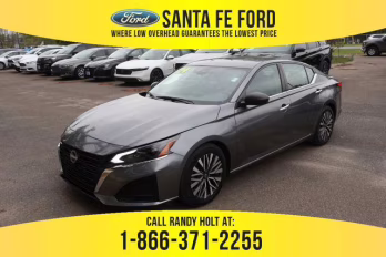 2024 Gun Metallic Nissan Altima 2.5 SV FWD Sedan