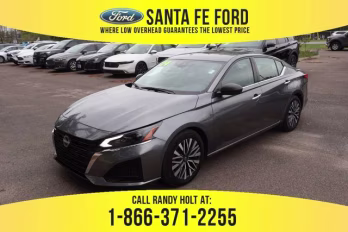 2024 Gun Metallic Nissan Altima 2.5 SV FWD Sedan