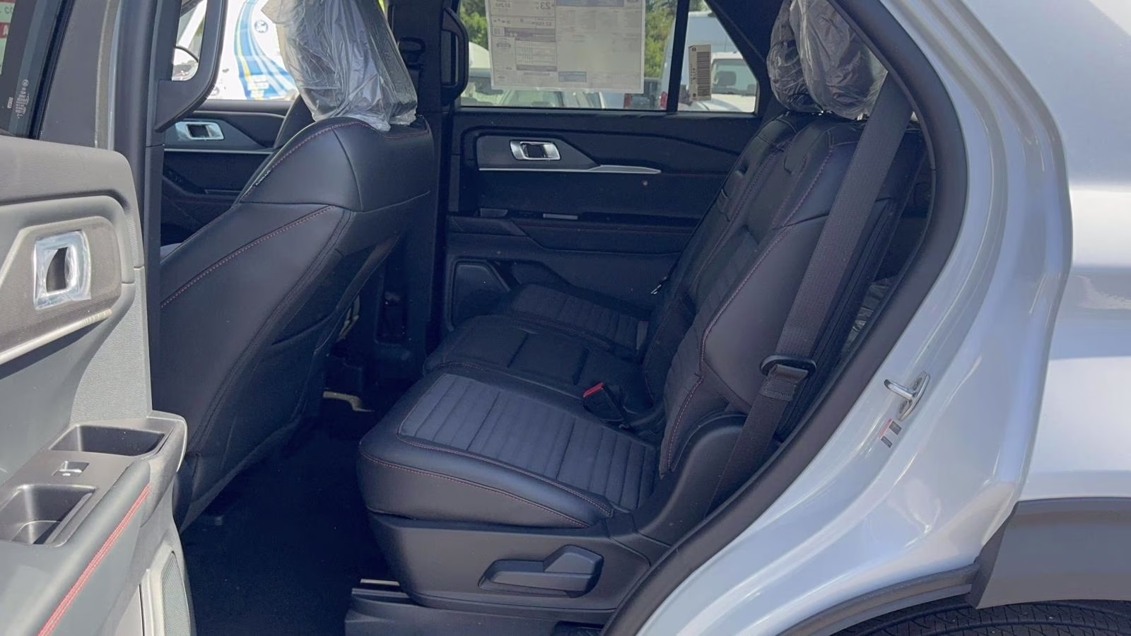 2026 Space White Metallic Ford Explorer ST-Line 4WD 4X4 SUV