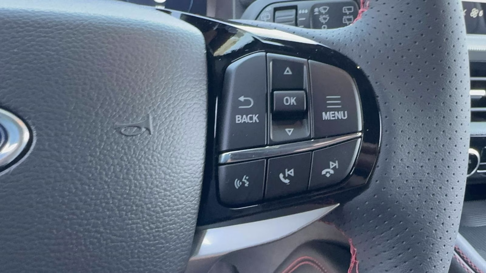 2026 Space White Metallic Ford Explorer ST-Line 4WD 4X4 SUV