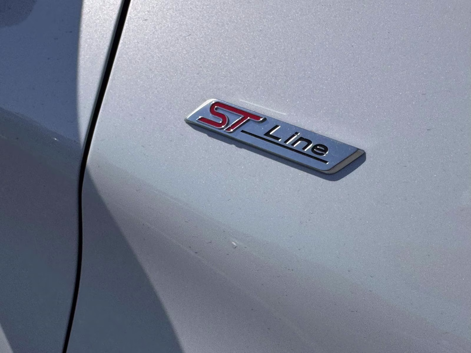 2026 Space White Metallic Ford Explorer ST-Line 4WD 4X4 SUV