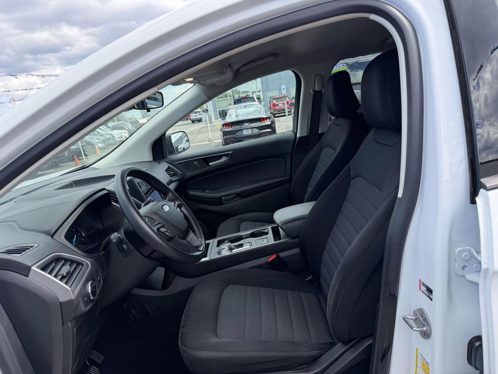 2023 White Ford Edge SE AWD AWD SUV