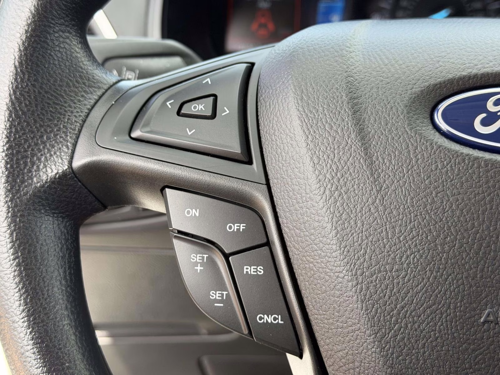 2023 White Ford Edge SE AWD AWD SUV