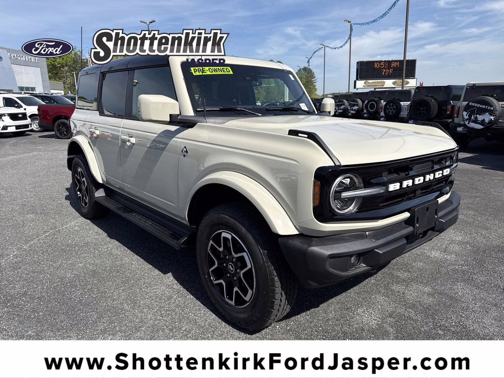 2025 Desert Sand Ford Bronco Outer Banks 4X4 SUV