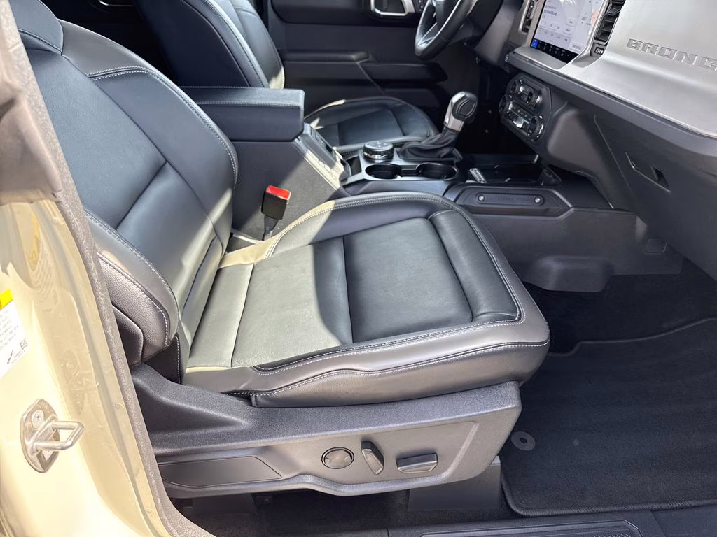 2025 Desert Sand Ford Bronco Outer Banks 4X4 SUV