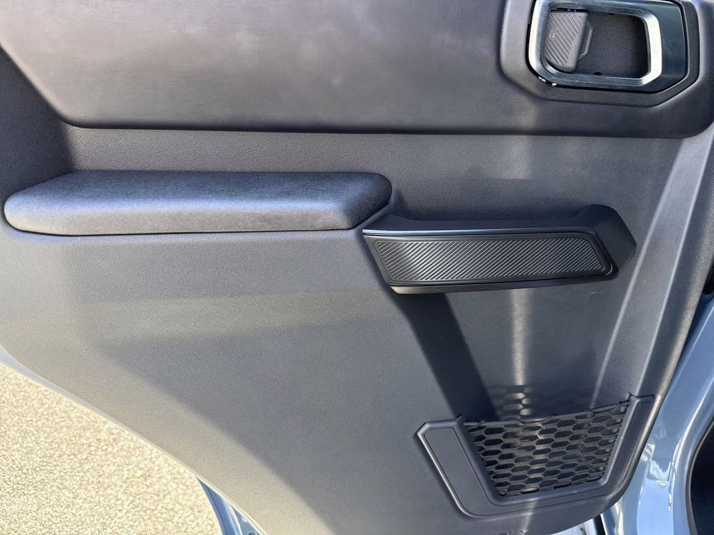 2025 Azure Gray Metallic Tri-Coat Ford Bronco Badlands 4X4 SUV