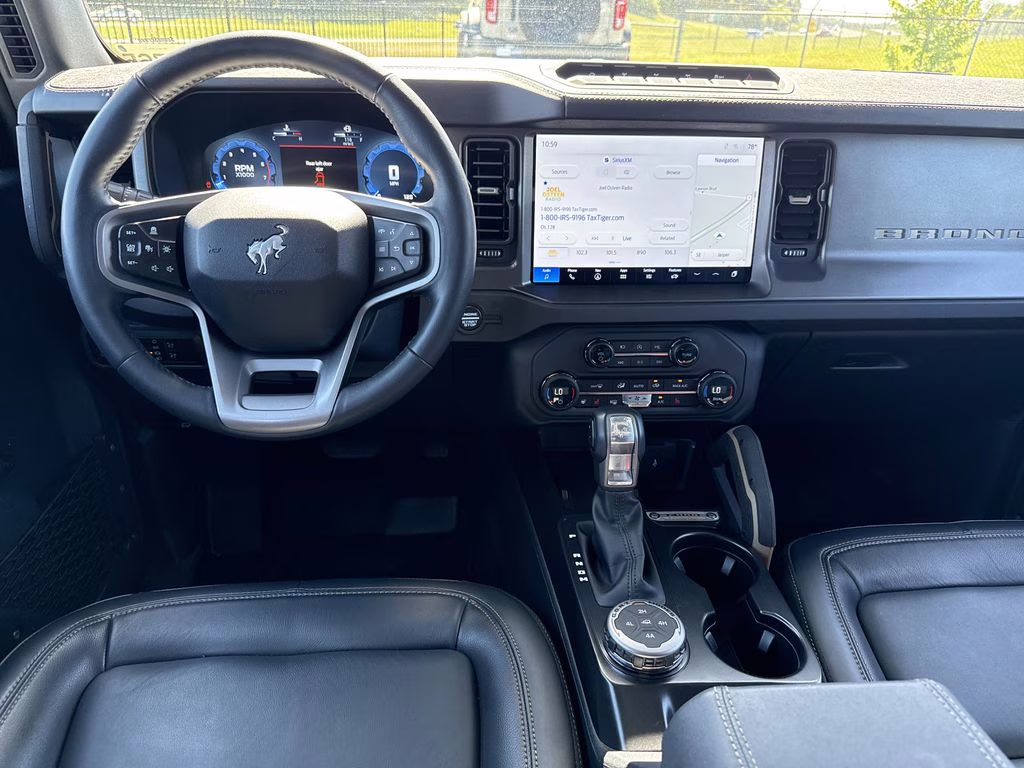 2025 Azure Gray Metallic Tri-Coat Ford Bronco Badlands 4X4 SUV