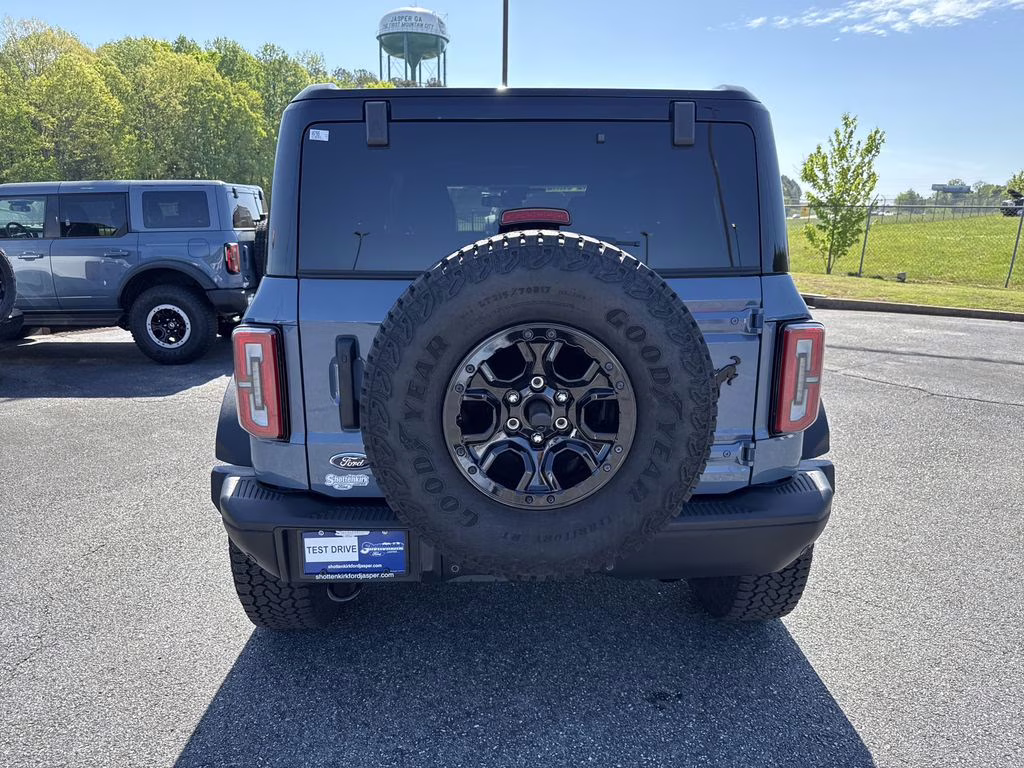 2025 Azure Gray Metallic Tri-Coat Ford Bronco Badlands 4X4 SUV