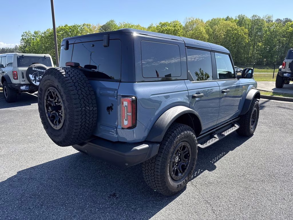 2025 Azure Gray Metallic Tri-Coat Ford Bronco Badlands 4X4 SUV