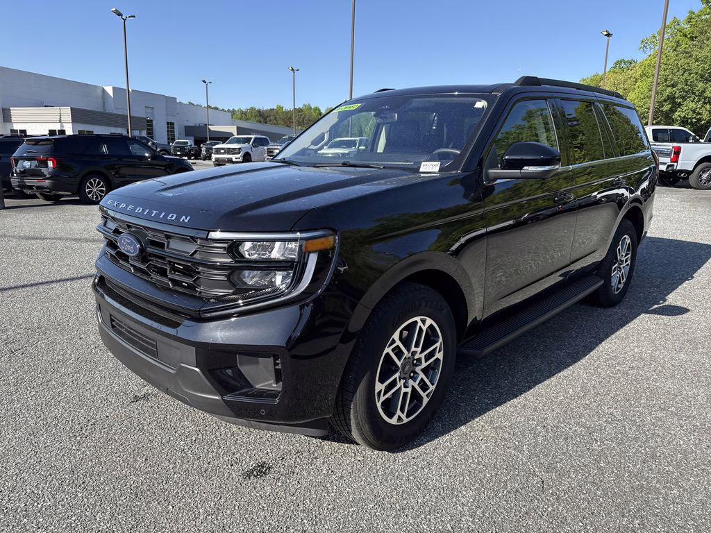 2025 Agate Black Metallic Ford Expedition Active RWD SUV