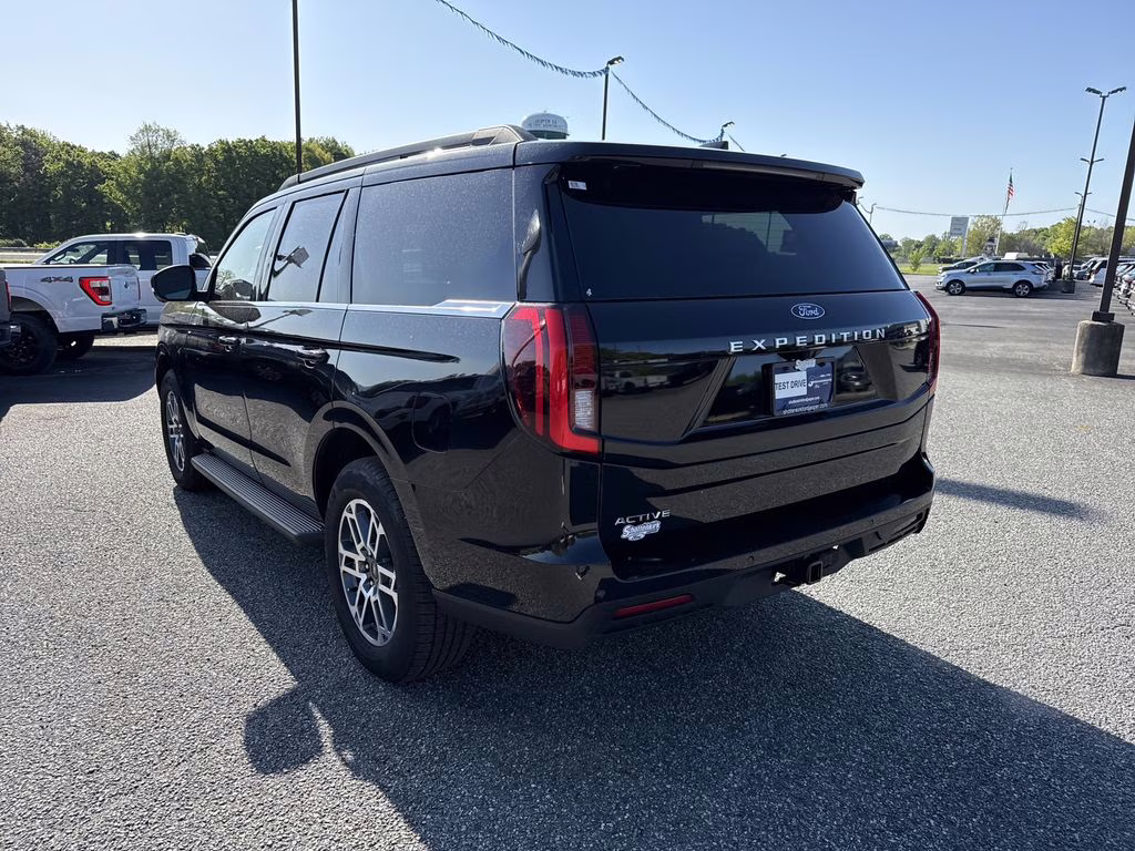 2025 Agate Black Metallic Ford Expedition Active RWD SUV