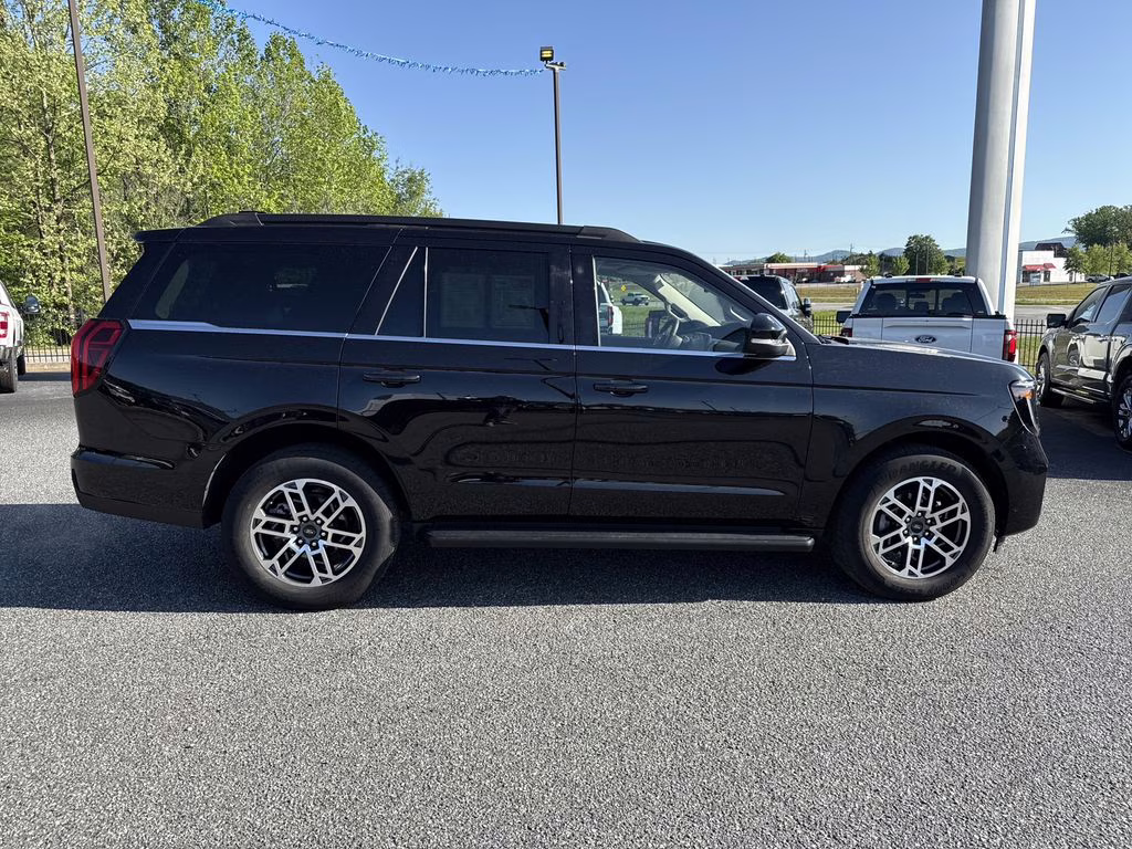 2025 Agate Black Metallic Ford Expedition Active RWD SUV