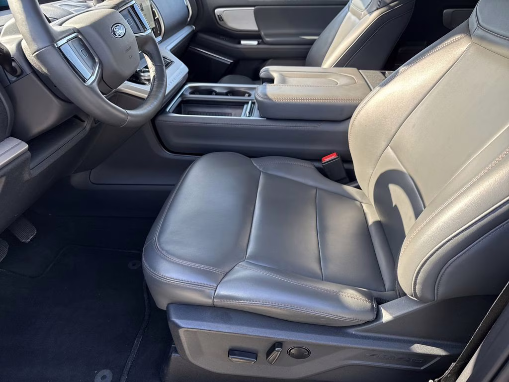 2025 Agate Black Metallic Ford Expedition Active RWD SUV