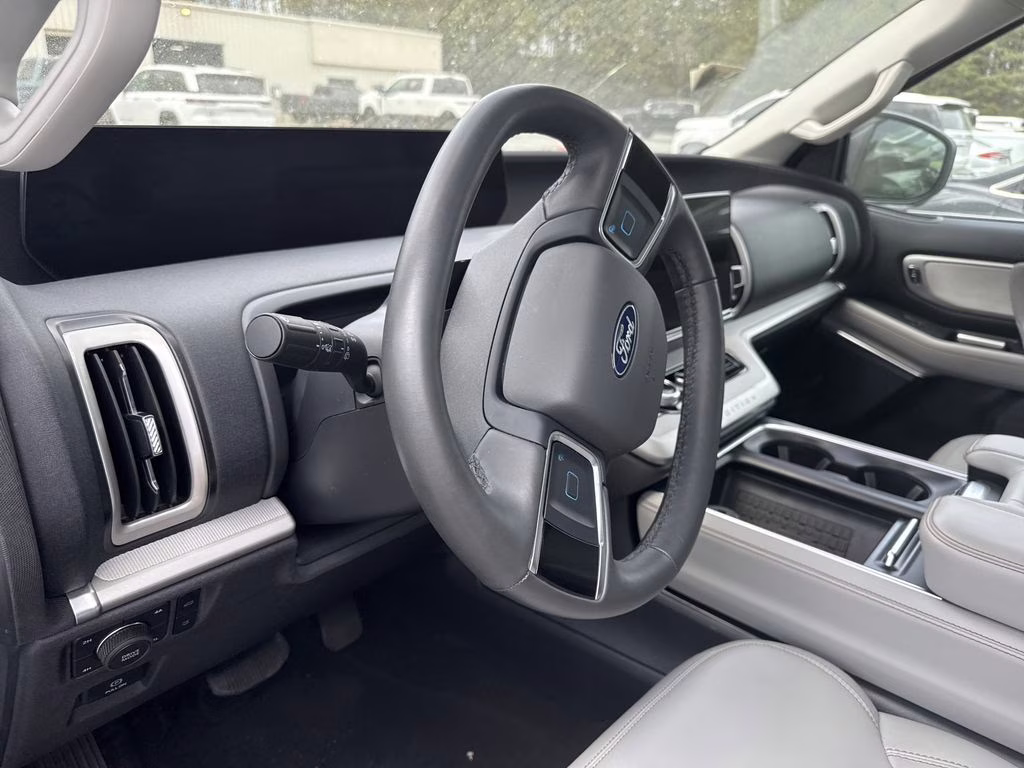 2025 Agate Black Metallic Ford Expedition Active 4X4 SUV