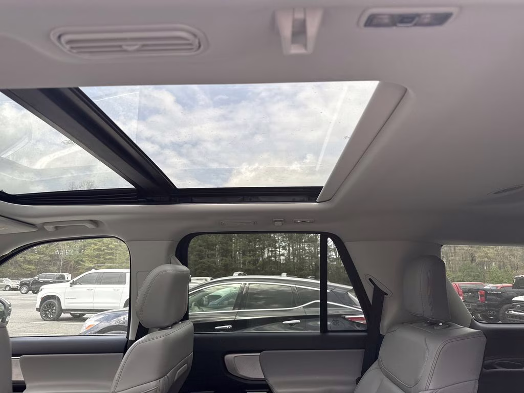 2025 Agate Black Metallic Ford Expedition Active 4X4 SUV