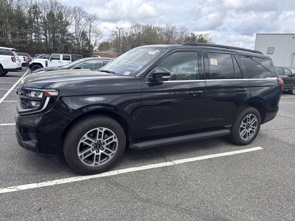 2025 Agate Black Metallic Ford Expedition Active 4X4 SUV