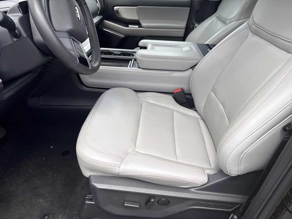 2025 Agate Black Metallic Ford Expedition Active 4X4 SUV