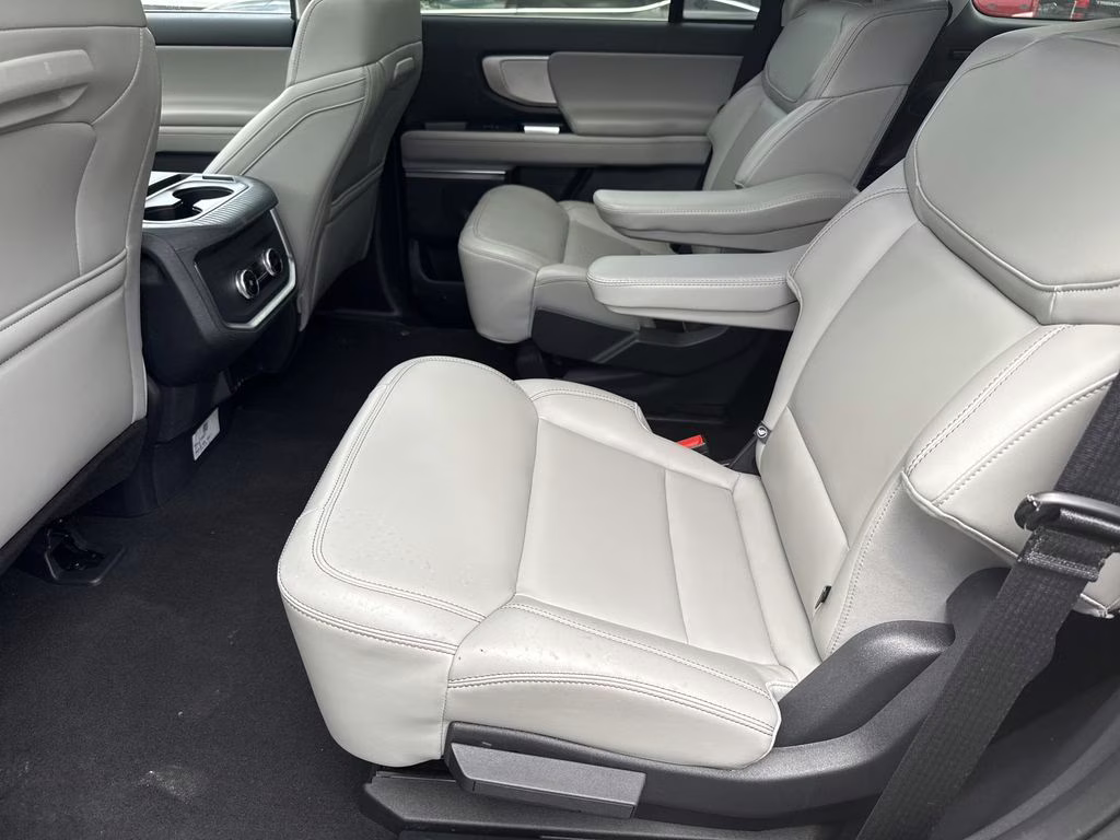 2025 Agate Black Metallic Ford Expedition Active 4X4 SUV