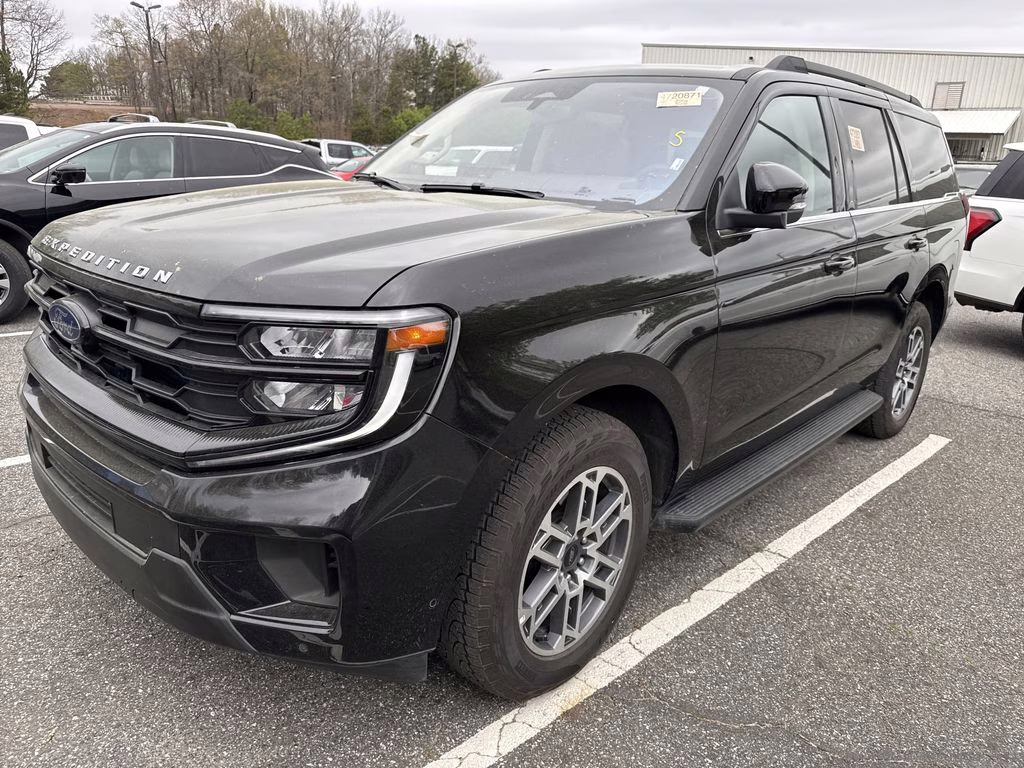2025 Agate Black Metallic Ford Expedition Active 4X4 SUV