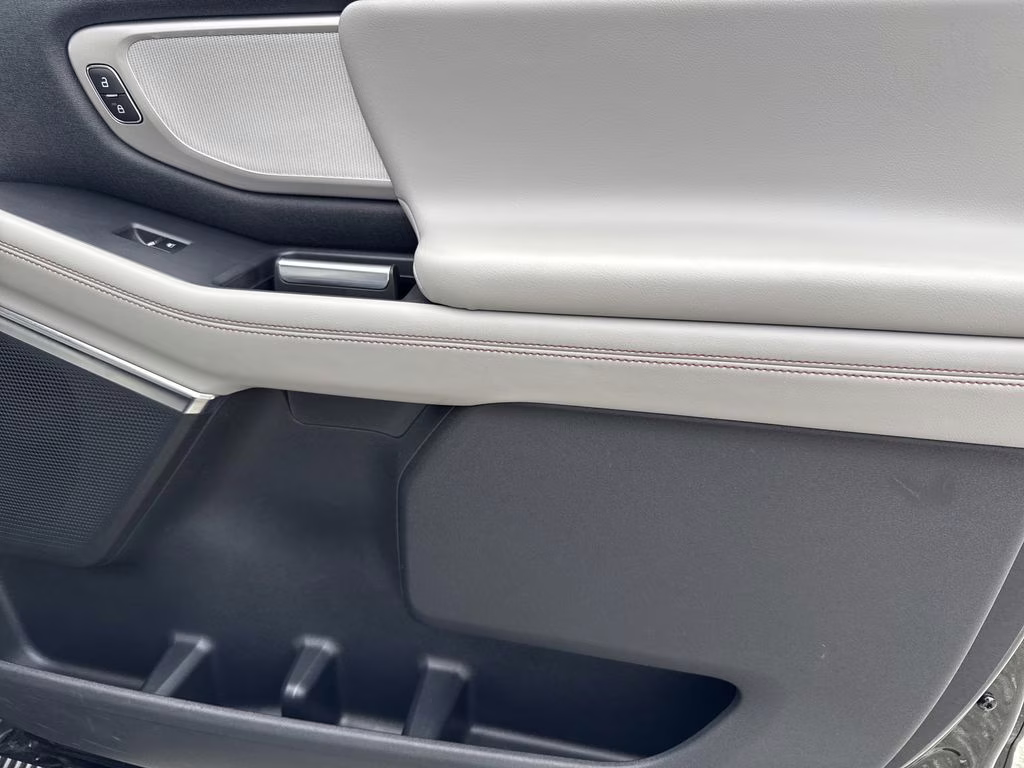 2025 Agate Black Metallic Ford Expedition Active 4X4 SUV