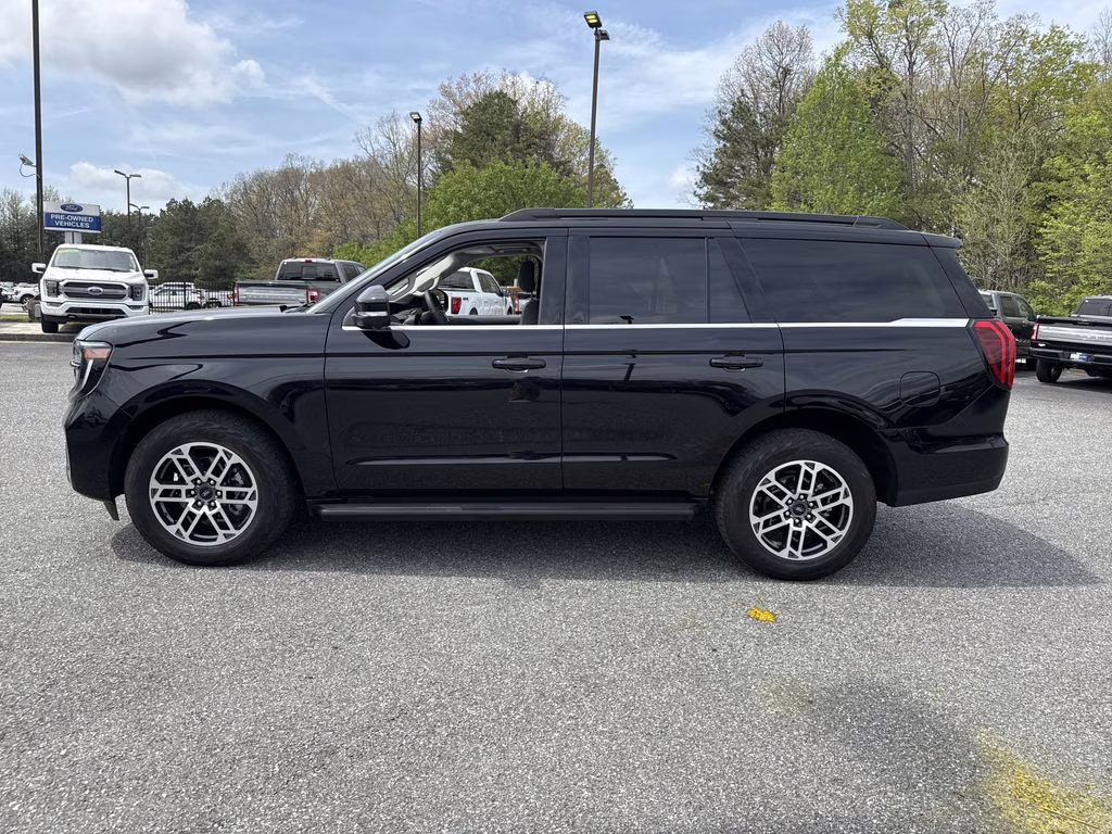 2025 Agate Black Metallic Ford Expedition Active 4X4 SUV