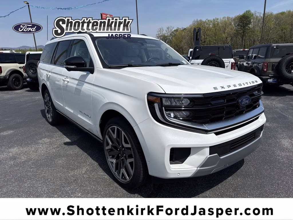2025 Star White Metallic Tri-Coat Ford Expedition Platinum 4X4 SUV