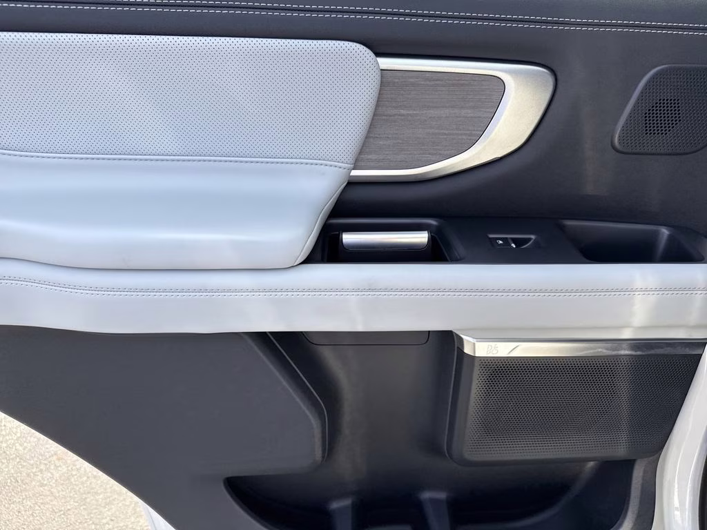 2025 Star White Metallic Tri-Coat Ford Expedition Platinum 4X4 SUV