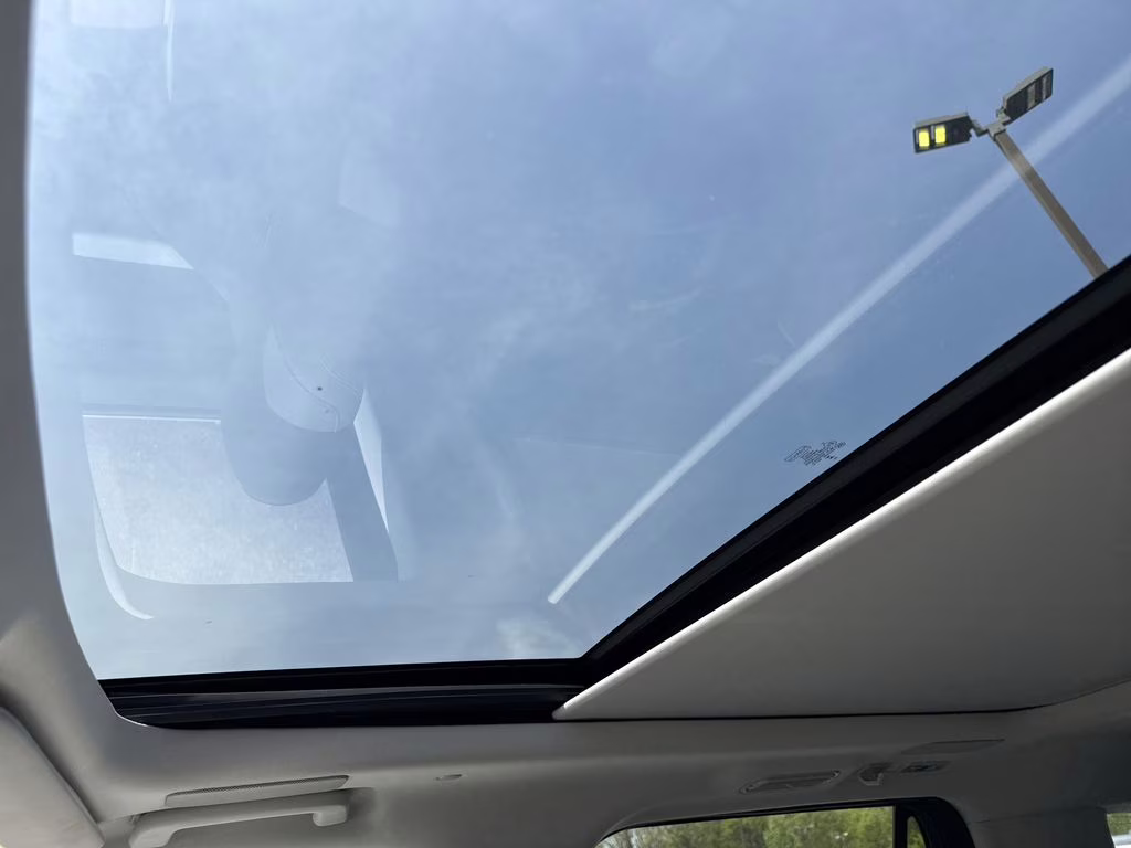 2025 Star White Metallic Tri-Coat Ford Expedition Platinum 4X4 SUV