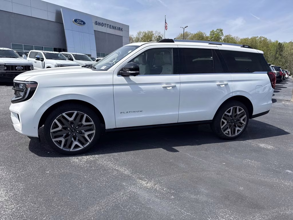 2025 Star White Metallic Tri-Coat Ford Expedition Platinum 4X4 SUV