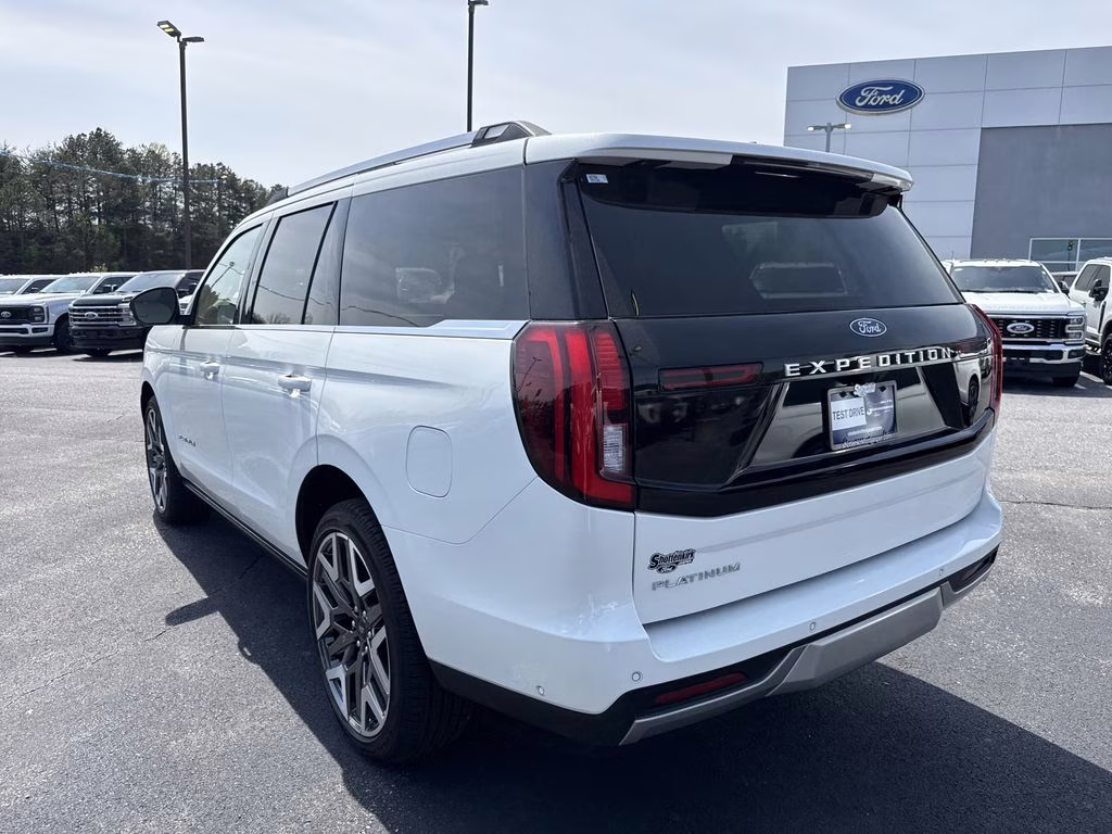 2025 Star White Metallic Tri-Coat Ford Expedition Platinum 4X4 SUV