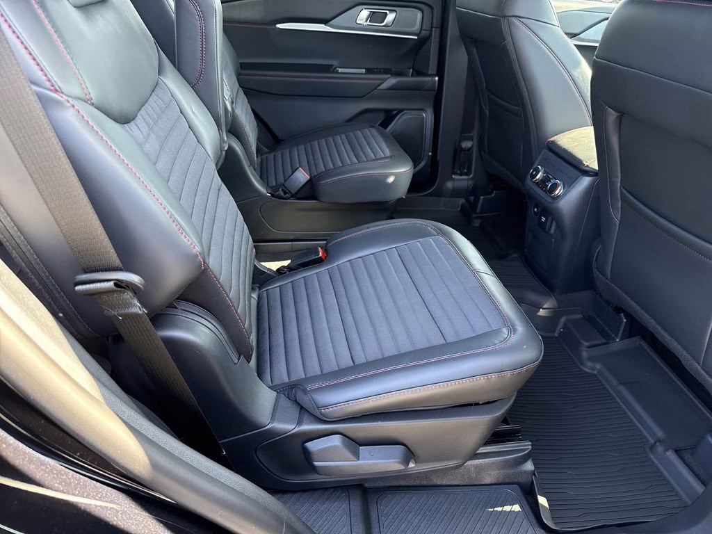 2026 Agate Black Metallic Ford Explorer ST-Line 4X4 SUV