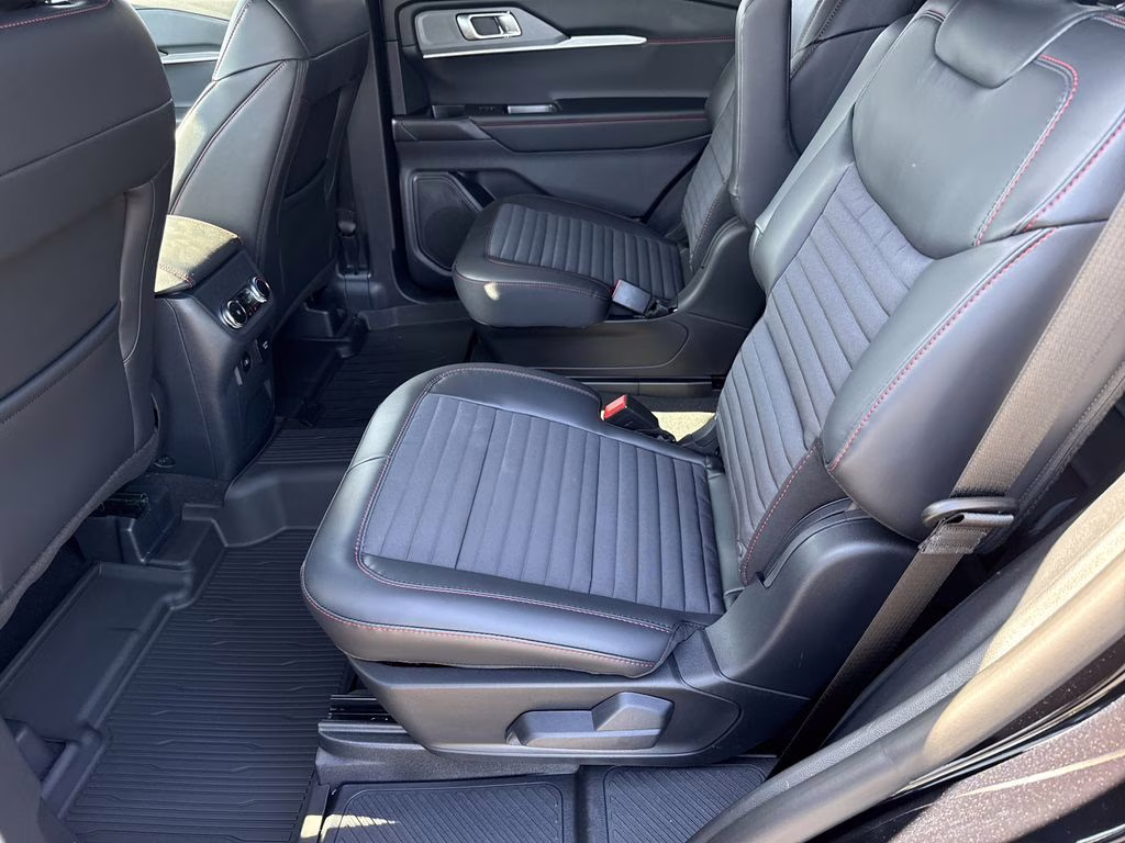 2026 Agate Black Metallic Ford Explorer ST-Line 4X4 SUV