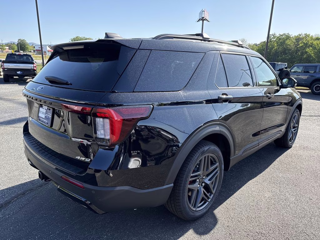 2026 Agate Black Metallic Ford Explorer ST-Line 4X4 SUV