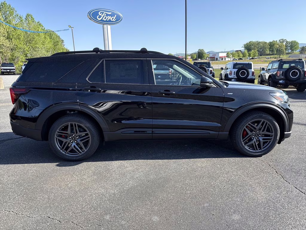 2026 Agate Black Metallic Ford Explorer ST-Line 4X4 SUV