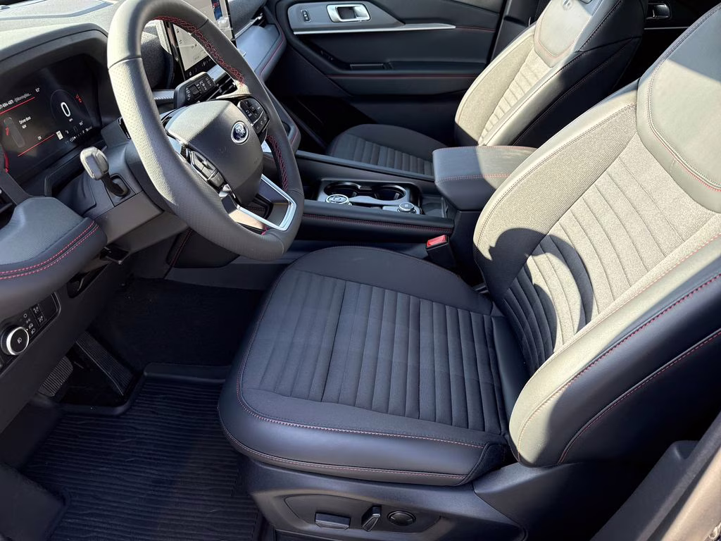 2026 Agate Black Metallic Ford Explorer ST-Line 4X4 SUV