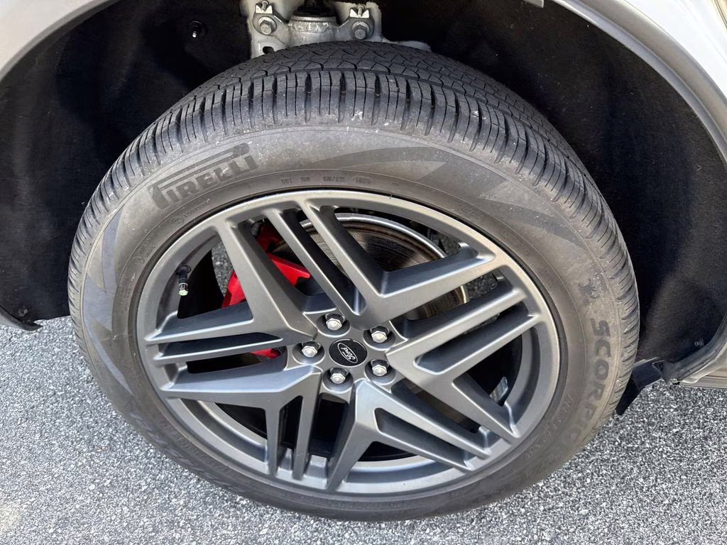 2025 White Metallic Ford Explorer ST-Line 4X4 SUV