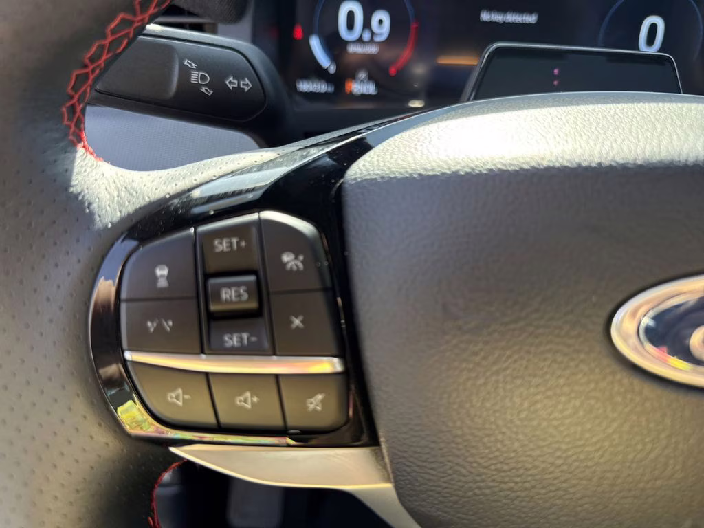 2025 White Metallic Ford Explorer ST-Line 4X4 SUV