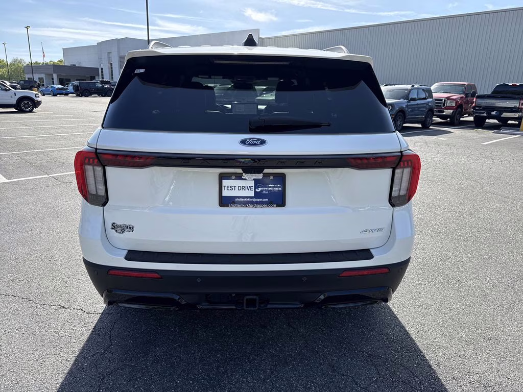 2025 White Metallic Ford Explorer ST-Line 4X4 SUV