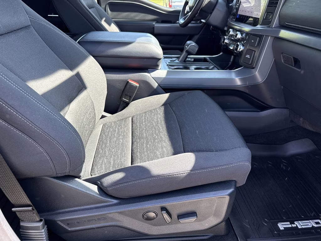 2025 Antimatter Blue Metallic Ford F-150 XLT 4X4 Truck