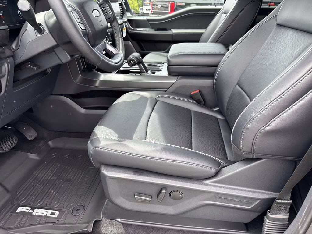 2026 Oxford White Ford F-150 Lariat 4X4 Truck