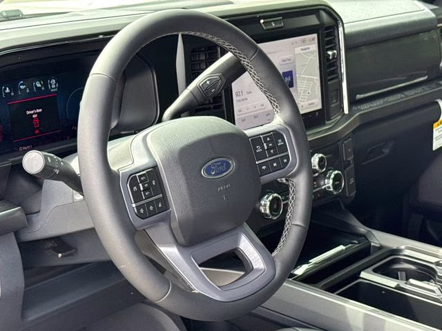 2026 Oxford White Ford Super Duty F-250 SRW Lariat 4X4 Truck