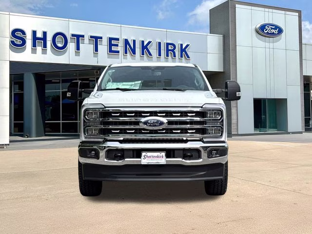 2026 Oxford White Ford Super Duty F-250 SRW Lariat 4X4 Truck