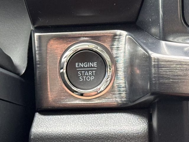 2026 Oxford White Ford Super Duty F-250 SRW Lariat 4X4 Truck