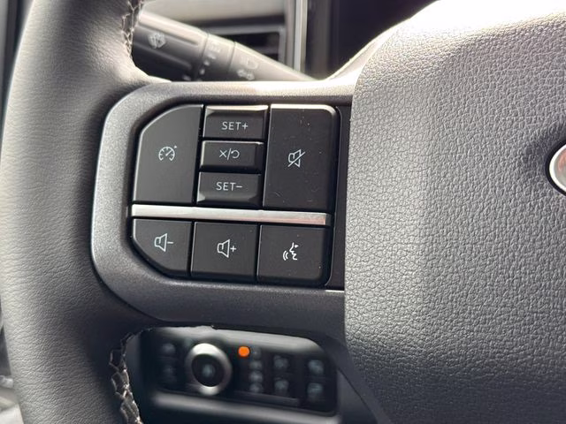 2026 Oxford White Ford Super Duty F-250 SRW Lariat 4X4 Truck