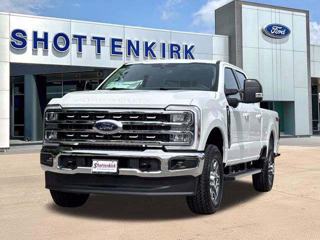 2026 Oxford White Ford Super Duty F-250 SRW Lariat 4X4 Truck