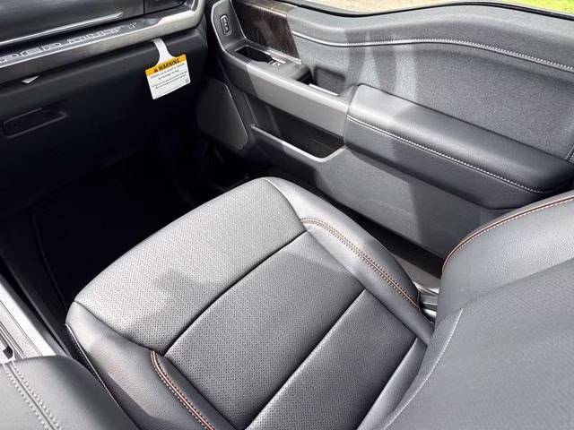 2026 Avalanche Ford Super Duty F-250 SRW Lariat 4X4 Truck