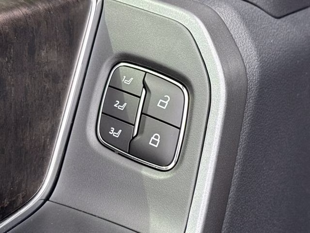 2026 Avalanche Ford Super Duty F-250 SRW Lariat 4X4 Truck