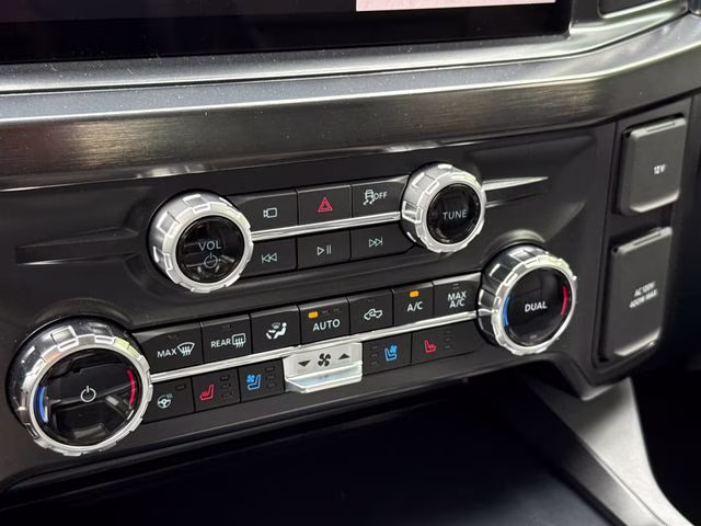 2026 Avalanche Ford Super Duty F-250 SRW Lariat 4X4 Truck