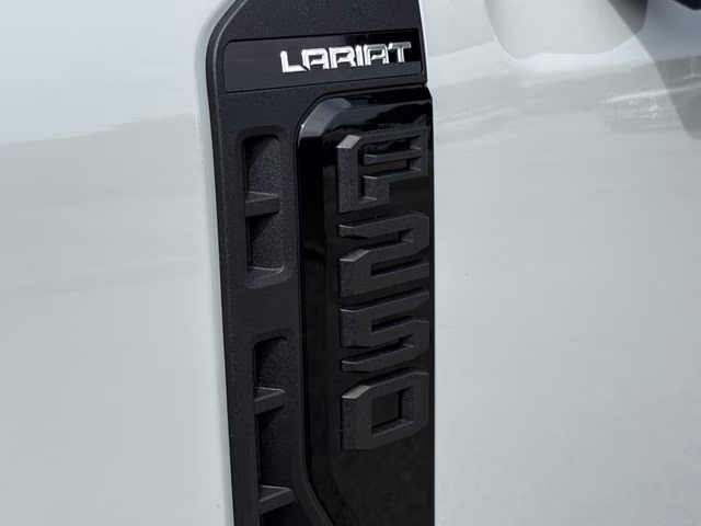 2026 Avalanche Ford Super Duty F-250 SRW Lariat 4X4 Truck